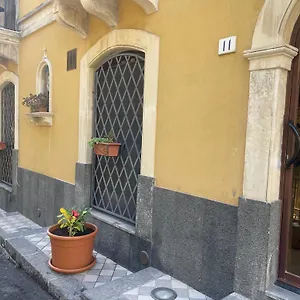 https://dimora-delle-sciare.taorminaitalyhotels.com