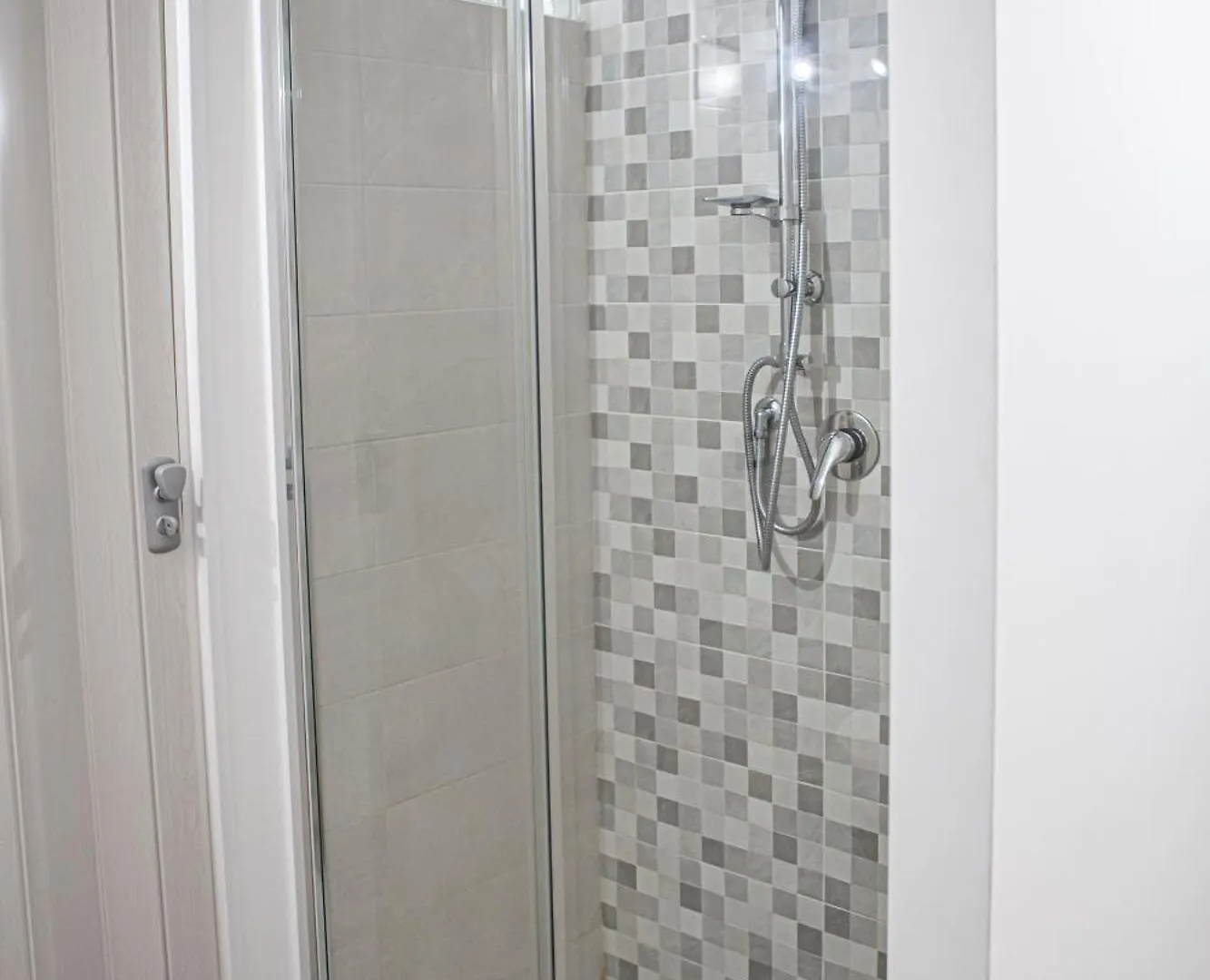 Ruggero Settimo - Holiday Houses CTA 0*,