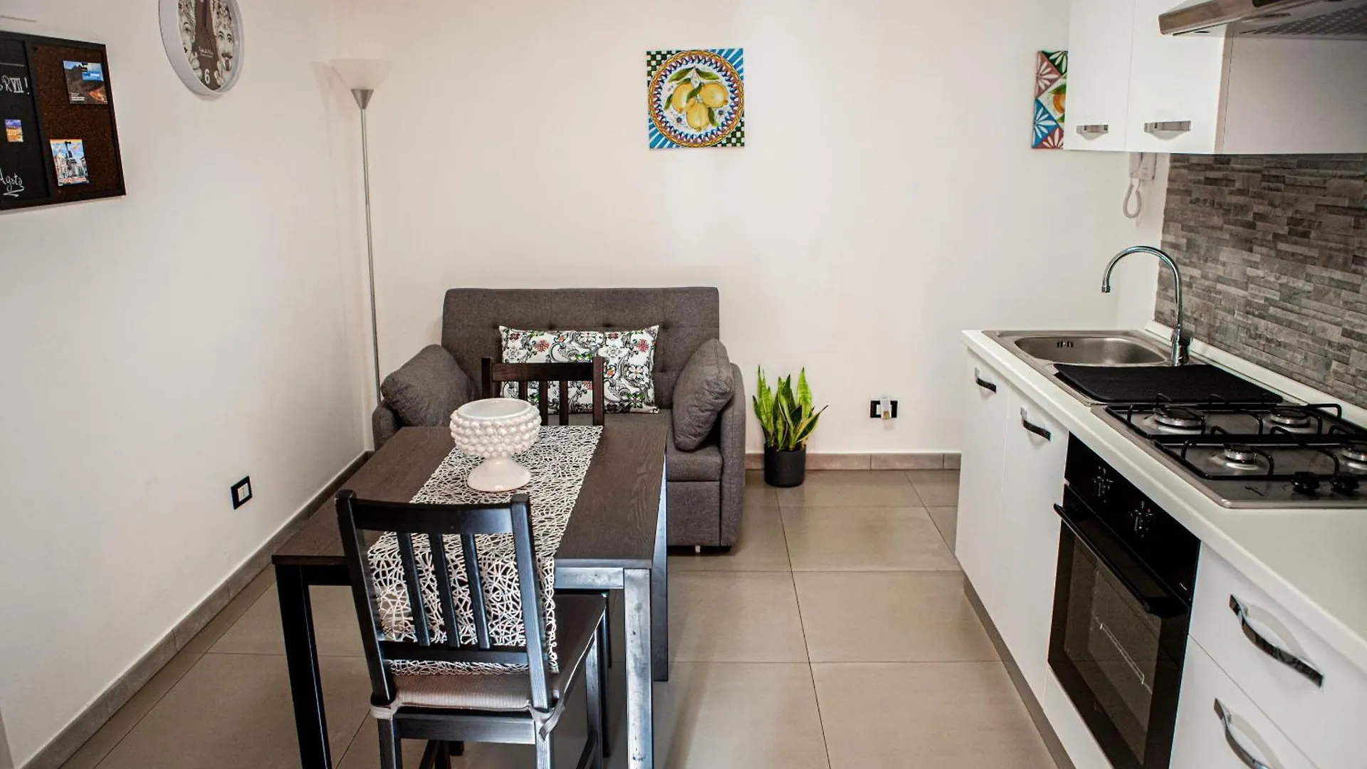 Semesterbostad Ruggero Settimo - Holiday Houses CTA Italien